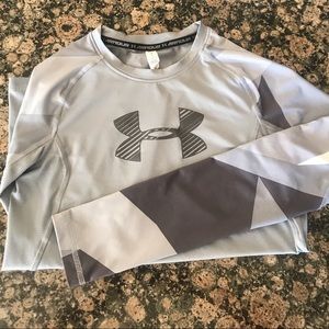 Under Armor youth Heat Gear long sleeves shirt